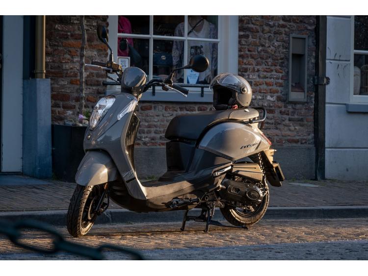 SYM MIO 50